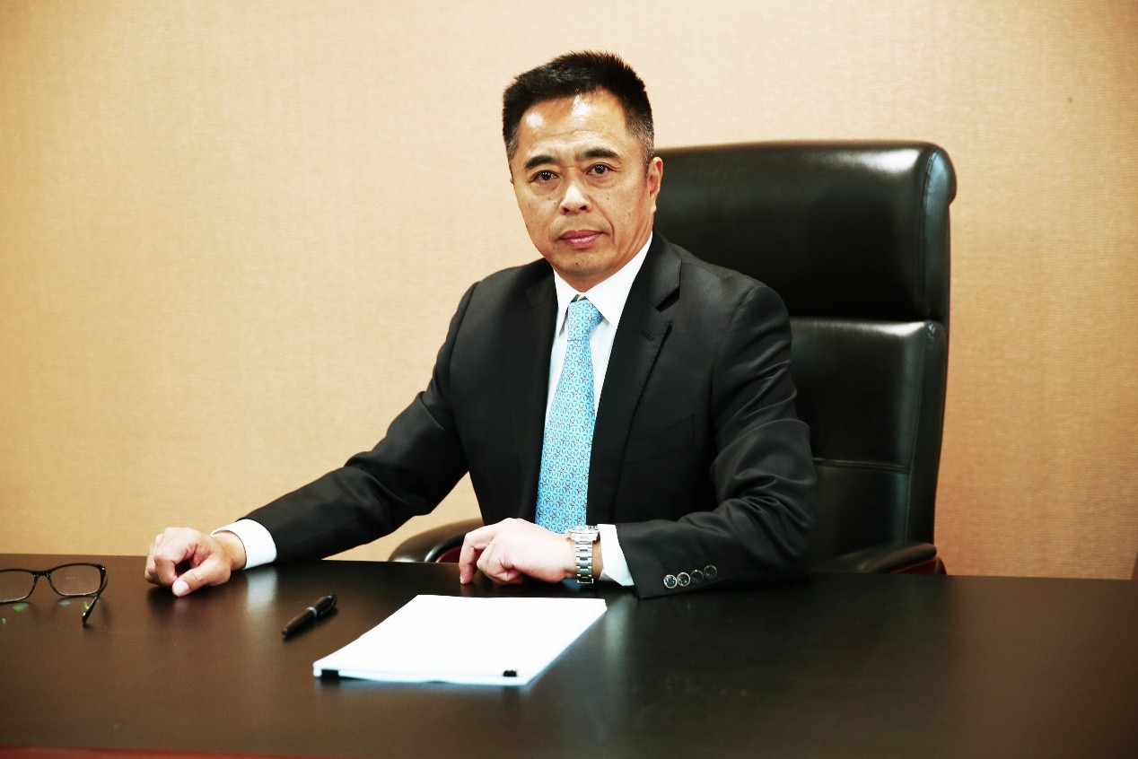 中免集團總經(jīng)理陳國強榮獲貴州茅臺集團風(fēng)雨同舟獎