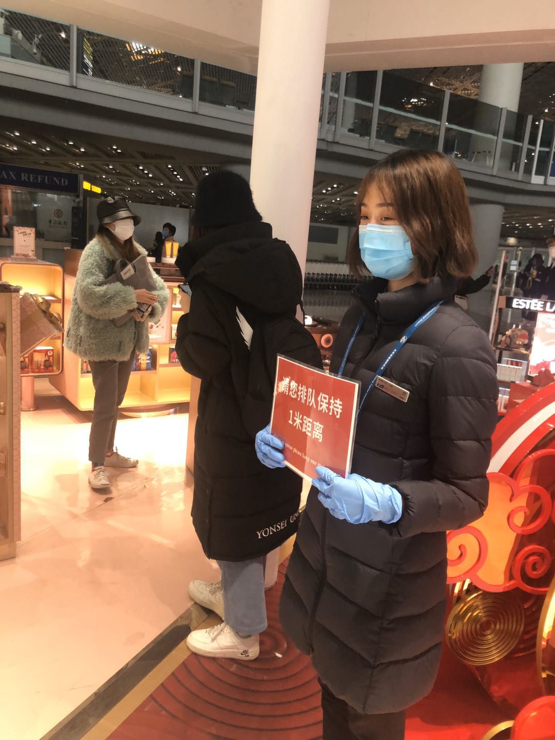 【中國免稅人在行動·一線直擊篇】之十五： 不畏艱險戰(zhàn)疫情，無私奉獻(xiàn)顯大愛