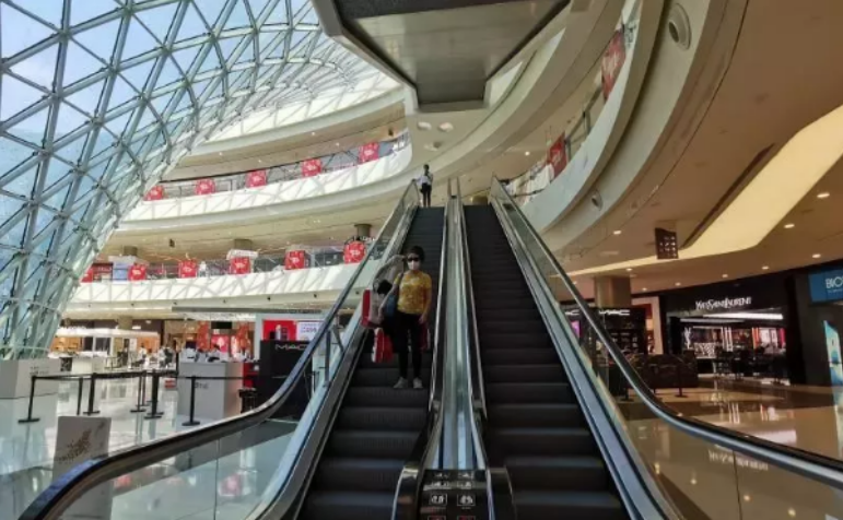 【中國免稅人在行動?一線直擊篇】之十一：這家店恢復(fù)營業(yè)，吸引超過1億人在線看直播！