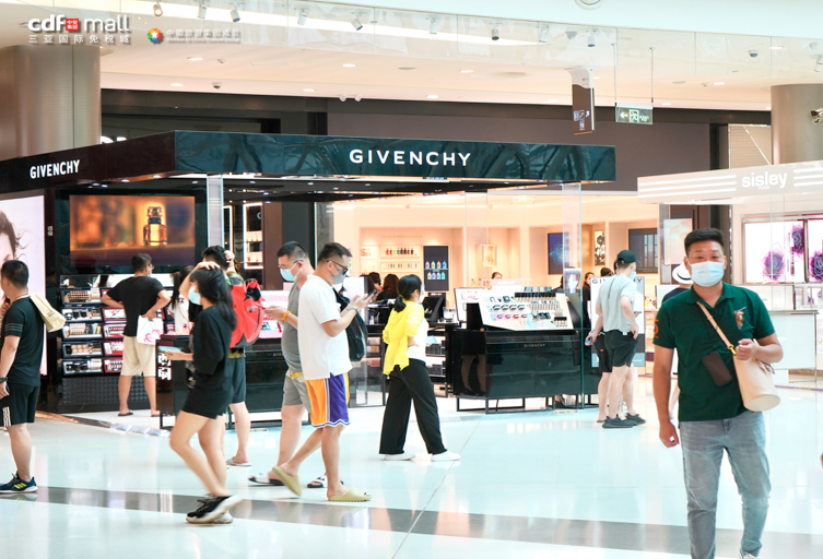 中免集團線上線下齊發(fā)力，海南門店多項活動創(chuàng)新體驗燃爆五一 