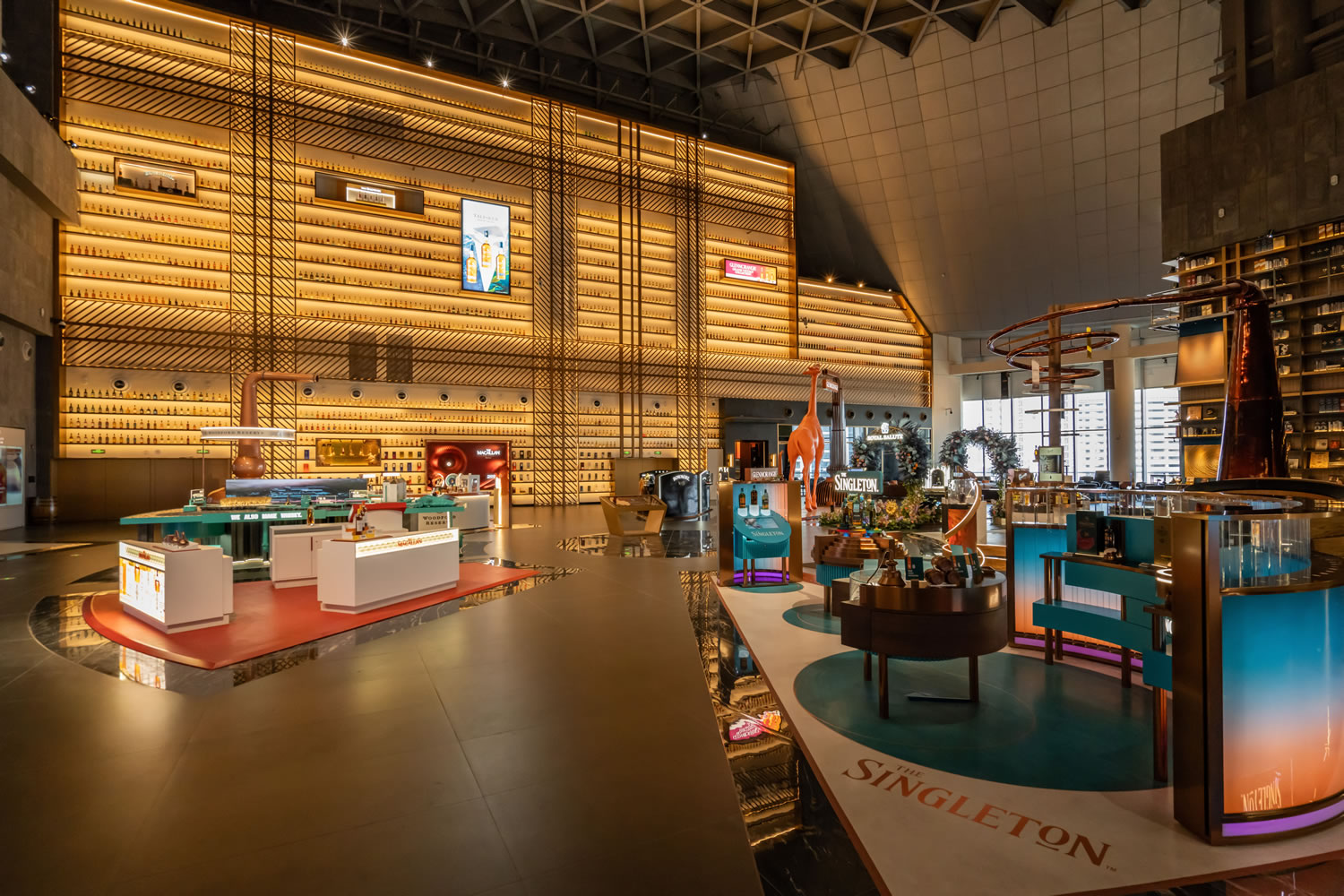 封關(guān)倒計(jì)時(shí)！中免集團(tuán)十余年深耕樹(shù)立海南離島免稅消費(fèi)新標(biāo)桿